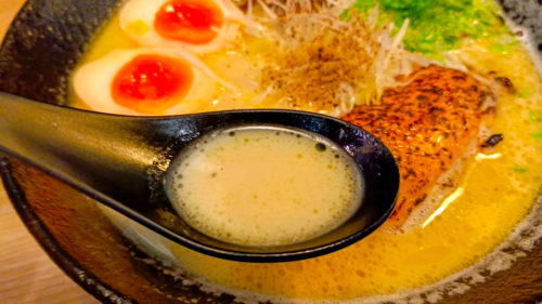 鶏白湯ラーメン