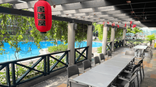 Terrace-seating-at-Ramen-Izakaya-Temma