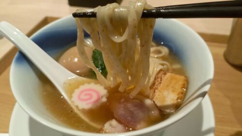日本産小麦を使用した平打ち麺(太麺)
